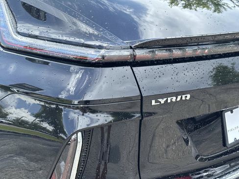 Used 2026 Cadillac Lyriq Luxury AWD/4WD image 11