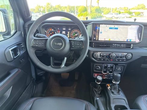 Used 2025 Jeep Wrangler Unlimited Rubicon AWD/4WD image 25