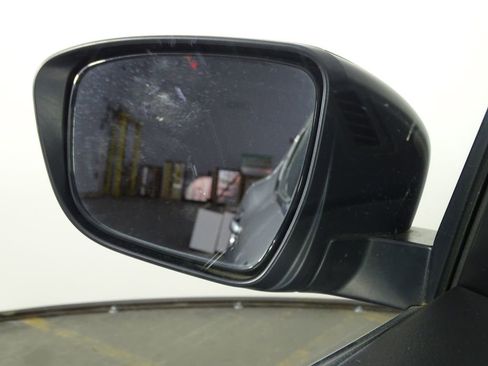 Used 2020 Nissan Rogue Sport SV image 40