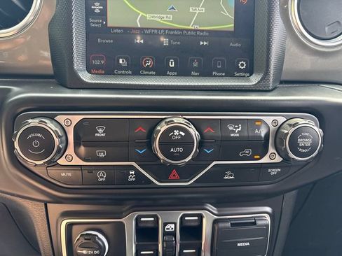 Used 2023 Jeep Wrangler Unlimited Sahara AWD/4WD image 32