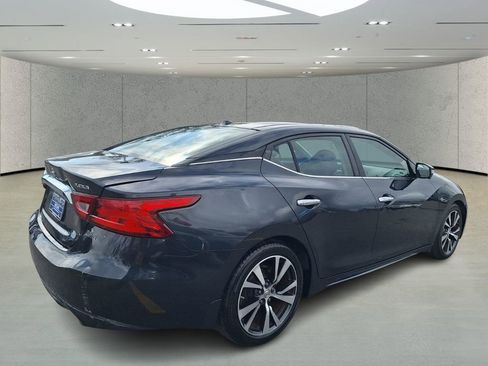 Used 2017 Nissan Maxima Platinum image 5