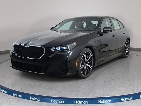 New 2026 BMW 550e xDrive 550e xDrive image 1