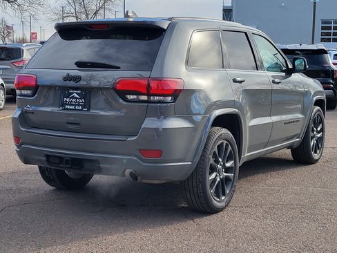 Used 2021 Jeep Grand Cherokee Laredo X image 3