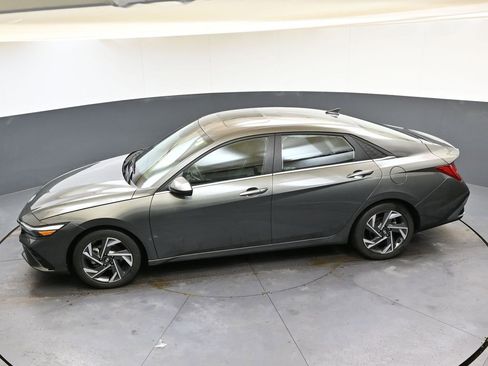 Certified 2024 Hyundai Elantra SEL w/ Convenience Package image 47