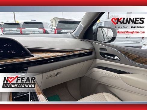 Used 2023 Cadillac Escalade Sport Platinum image 43