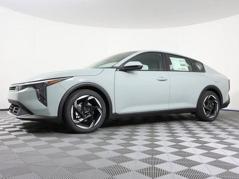 New 2025 Kia K4 EX image 1