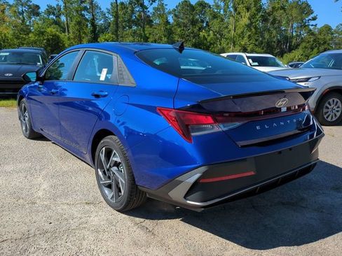 New 2025 Hyundai Elantra Sport FWD image 6