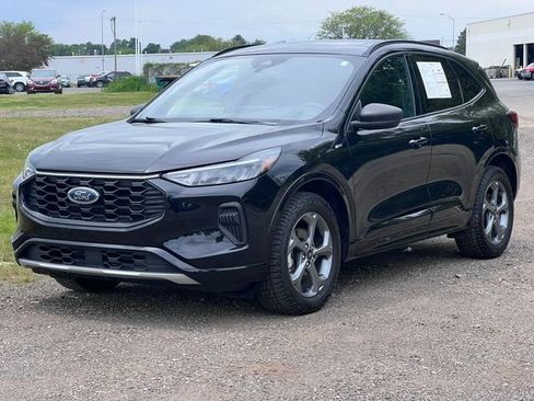 Certified 2024 Ford Escape ST-Line w/ Tech Pack #1 AWD/4WD image 38
