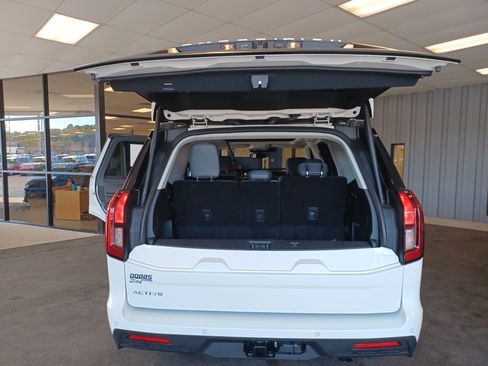 New 2025 Ford Expedition Active image 16