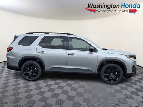 New 2026 Honda Pilot Black Edition image 9