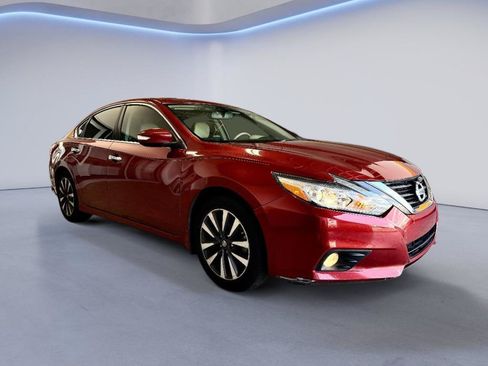 Used 2016 Nissan Altima 2.5 SL w/ 2.5 Technology Package FWD image 4