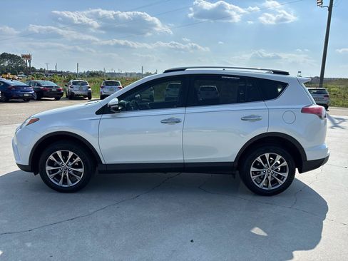 Used 2018 Toyota RAV4 Limited FWD image 7