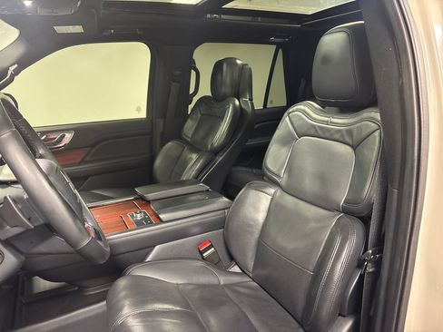 Used 2022 Lincoln Navigator Reserve AWD/4WD image 28