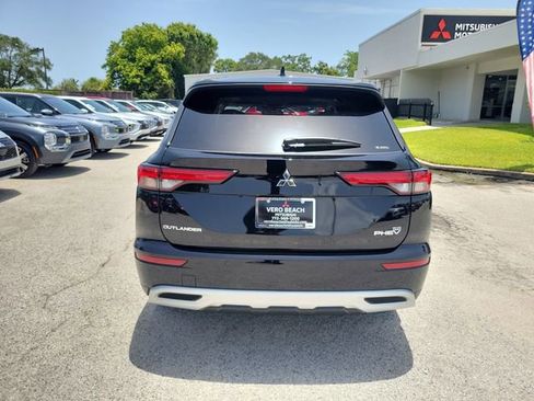 New 2025 Mitsubishi Outlander SE image 5