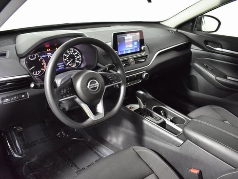 Used 2022 Nissan Altima 2.5 SV image 13