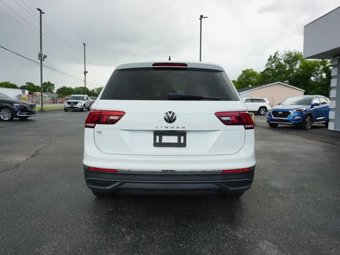 Used 2022 Volkswagen Tiguan SE FWD image 6