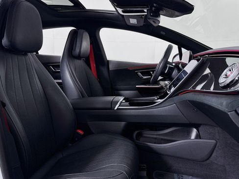 Certified 2023 Mercedes-Benz EQE 500 4MATIC Sedan image 7