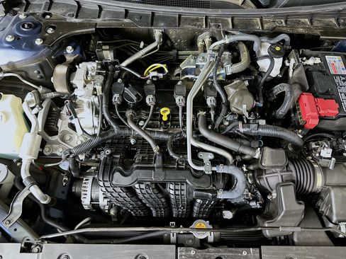 Used 2025 Nissan Altima 2.5 SV FWD image 31