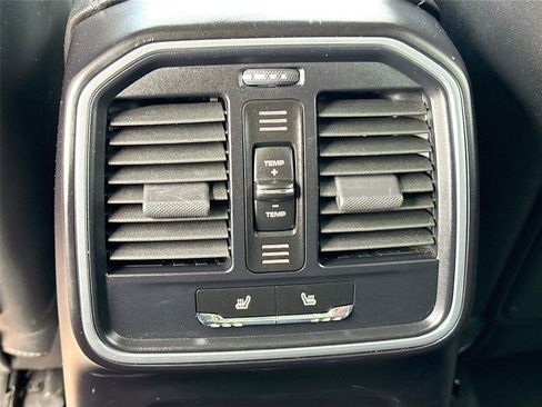 Used 2020 Porsche Macan image 27