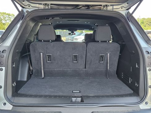 Used 2023 Chevrolet Traverse LT FWD image 29