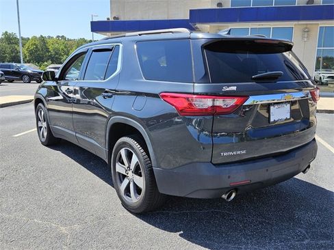 Used 2020 Chevrolet Traverse LT w/ LT Premium Package image 10
