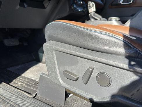 Used 2024 Ford Bronco Outer Banks image 11