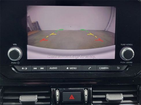 Used 2022 Nissan Pathfinder SV image 36