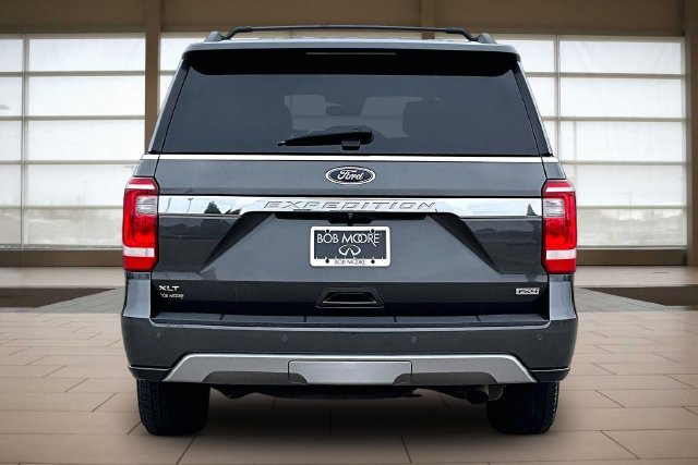 Used 2019 Ford Expedition XLT w/ Equipment Group 202A AWD/4WD image 4