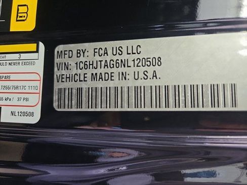 Used 2022 Jeep Gladiator Willys image 35