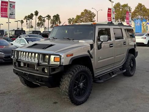 Used 2003 HUMMER H2 w/ Preferred Equipment Group image 2