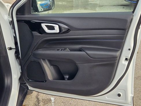 New 2026 Jeep Compass Latitude image 4