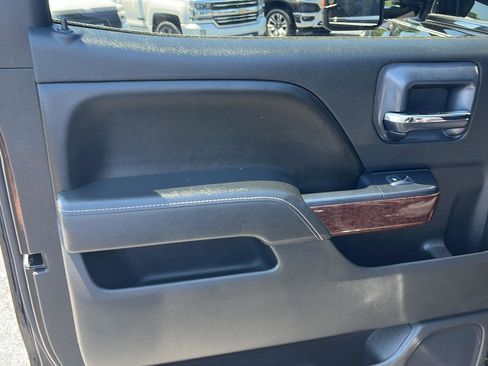 Used 2015 GMC Sierra 2500 SLE w/ SLE Preferred Package AWD/4WD image 21