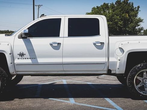 Used 2017 Chevrolet Silverado 1500 LTZ Z71 w/ LTZ Plus Package AWD/4WD image 10