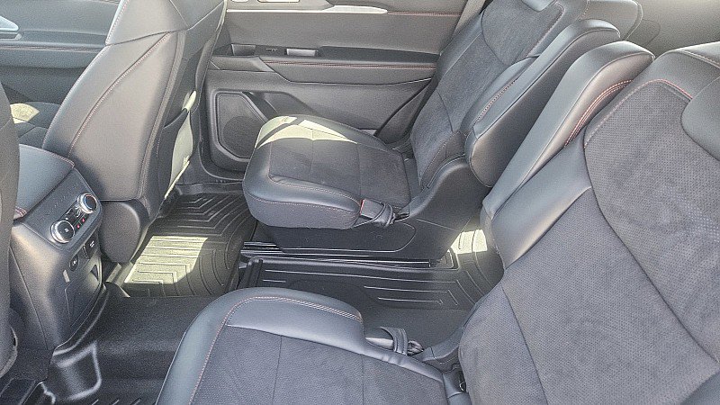 Used 2026 Ford Explorer ST w/ Sun And Sound Package AWD/4WD image 8