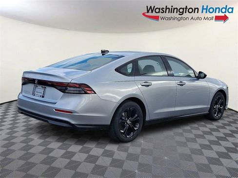 Certified 2025 Honda Accord SE image 6