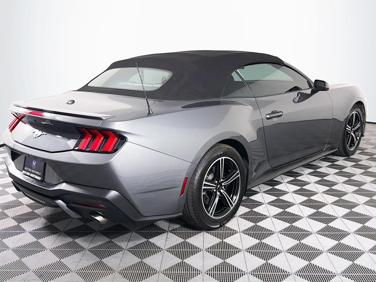 Used 2025 Ford Mustang Premium RWD image 26