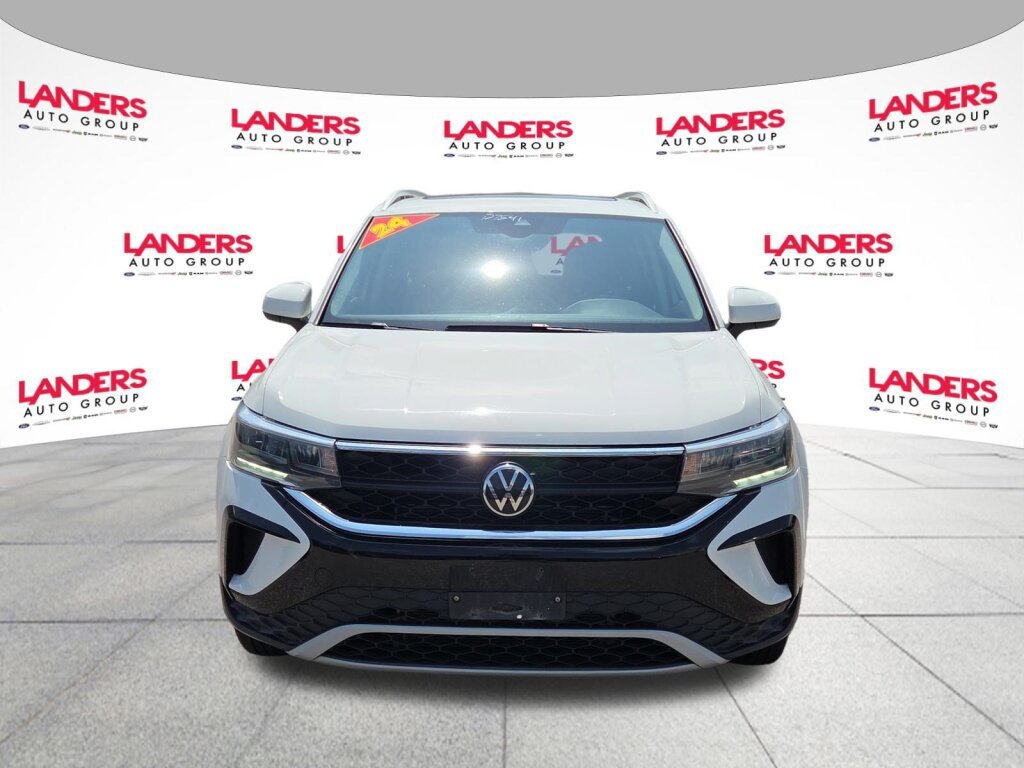 Used 2024 Volkswagen Taos SE AWD/4WD image 8