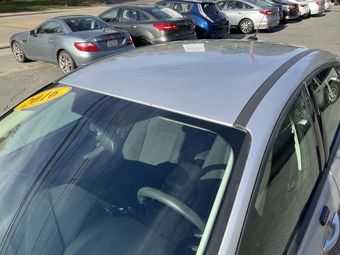 Used 2016 Ford Focus SE image 9