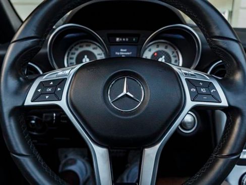 Used 2014 Mercedes-Benz SLK 350 image 11