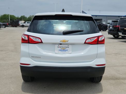 Certified 2021 Chevrolet Equinox LS FWD image 4
