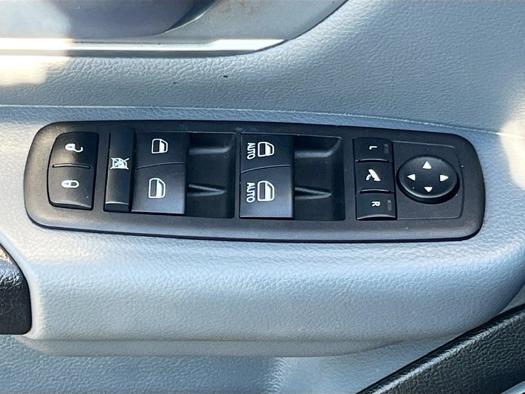 Used 2023 RAM 1500 Big Horn AWD/4WD image 17