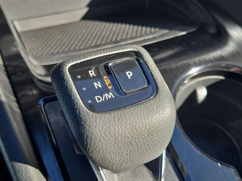 Used 2023 Nissan Rogue SV image 22