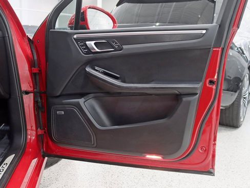 Used 2018 Porsche Macan GTS image 34