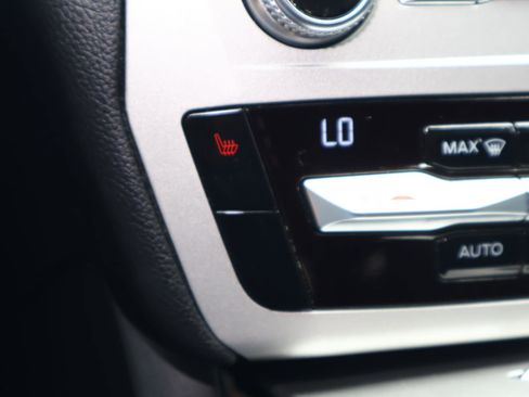 Used 2021 Ford Explorer XLT image 26