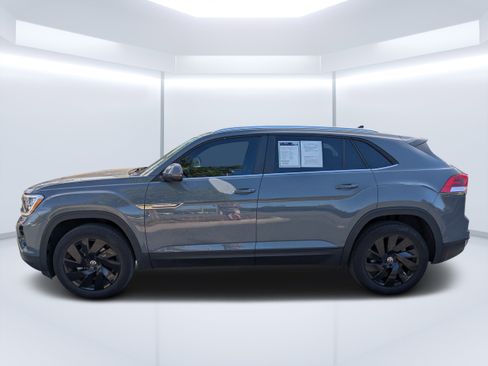 Used 2024 Volkswagen Atlas Cross Sport SE w/ Panoramic Sunroof Package image 6