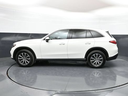 Used 2025 Mercedes-Benz GLC 300 4MATIC image 34