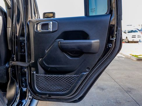 Used 2022 Jeep Wrangler Unlimited Sport S image 39