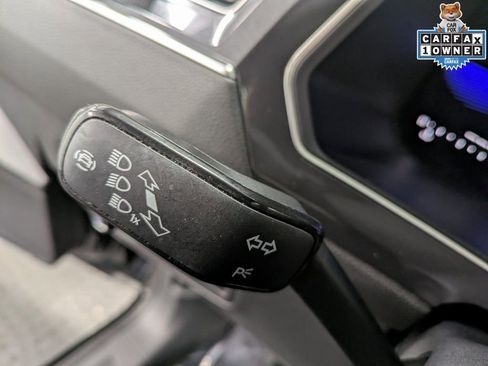 Used 2022 Volkswagen Tiguan SE w/ Panoramic Sunroof Package AWD/4WD image 19