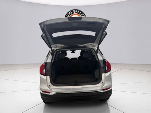 Used 2022 GMC Terrain SLT w/ LPO, Roadside Safety Package image 29