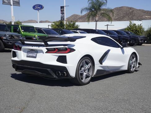 Used 2022 Chevrolet Corvette Stingray Premium Cpe w/ Z51 Performance Package RWD image 3